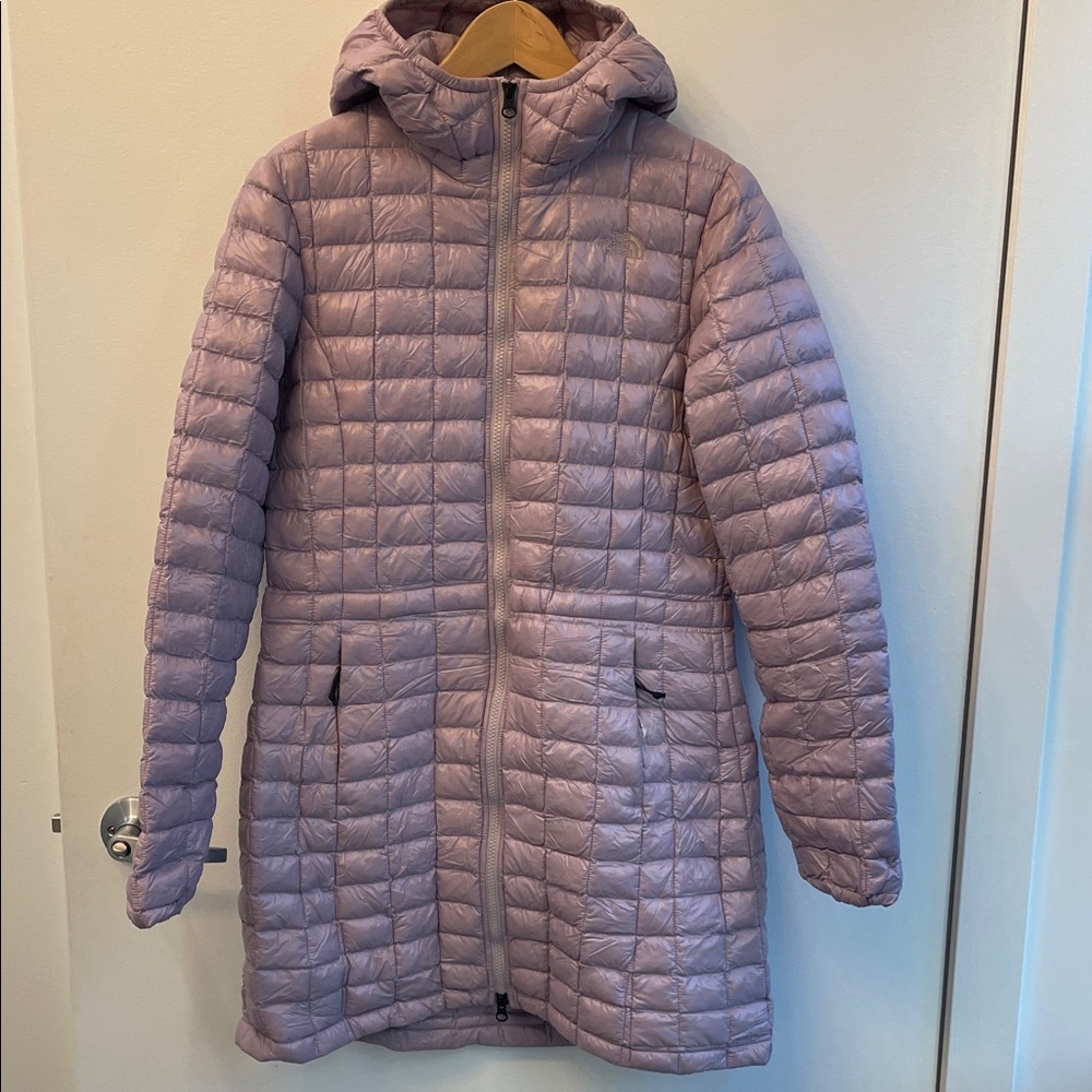 SPRING CLEAROUT  The North Face Women's Lavender Puffer Jacket Size medium NWOT